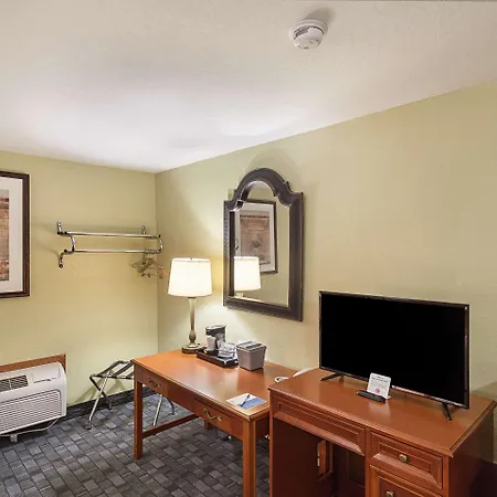 Rodeway Inn Wauseon Exterior photo